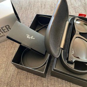 WayfarerRay-Ban Stories (Shiny Black Frame, Polar Gradient Gray Lens)